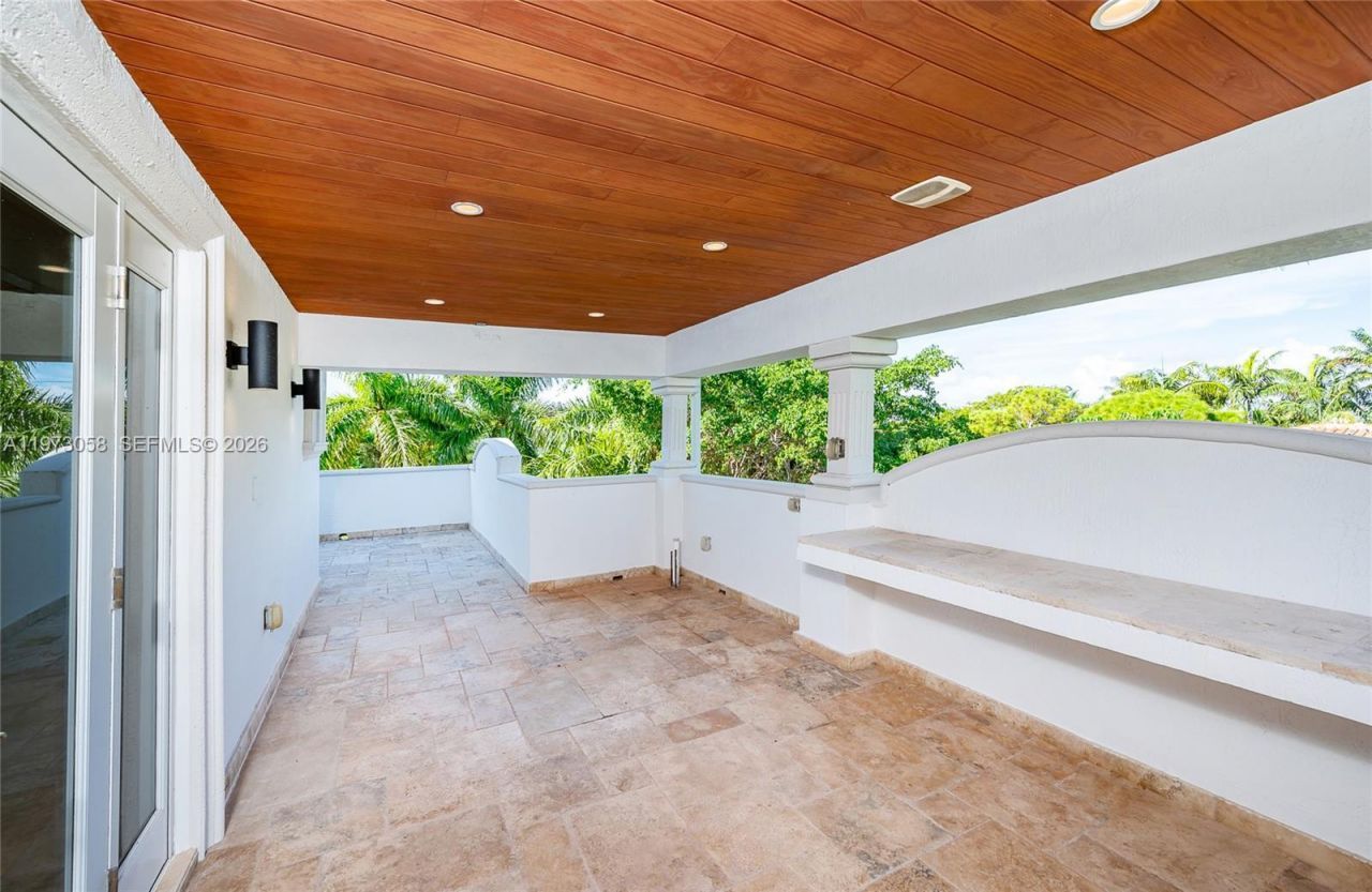 541 S Mashta Dr , Key Biscayne, FL 33149 Photo