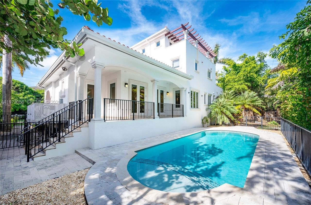 541 S Mashta Dr , Key Biscayne, FL 33149 Photo