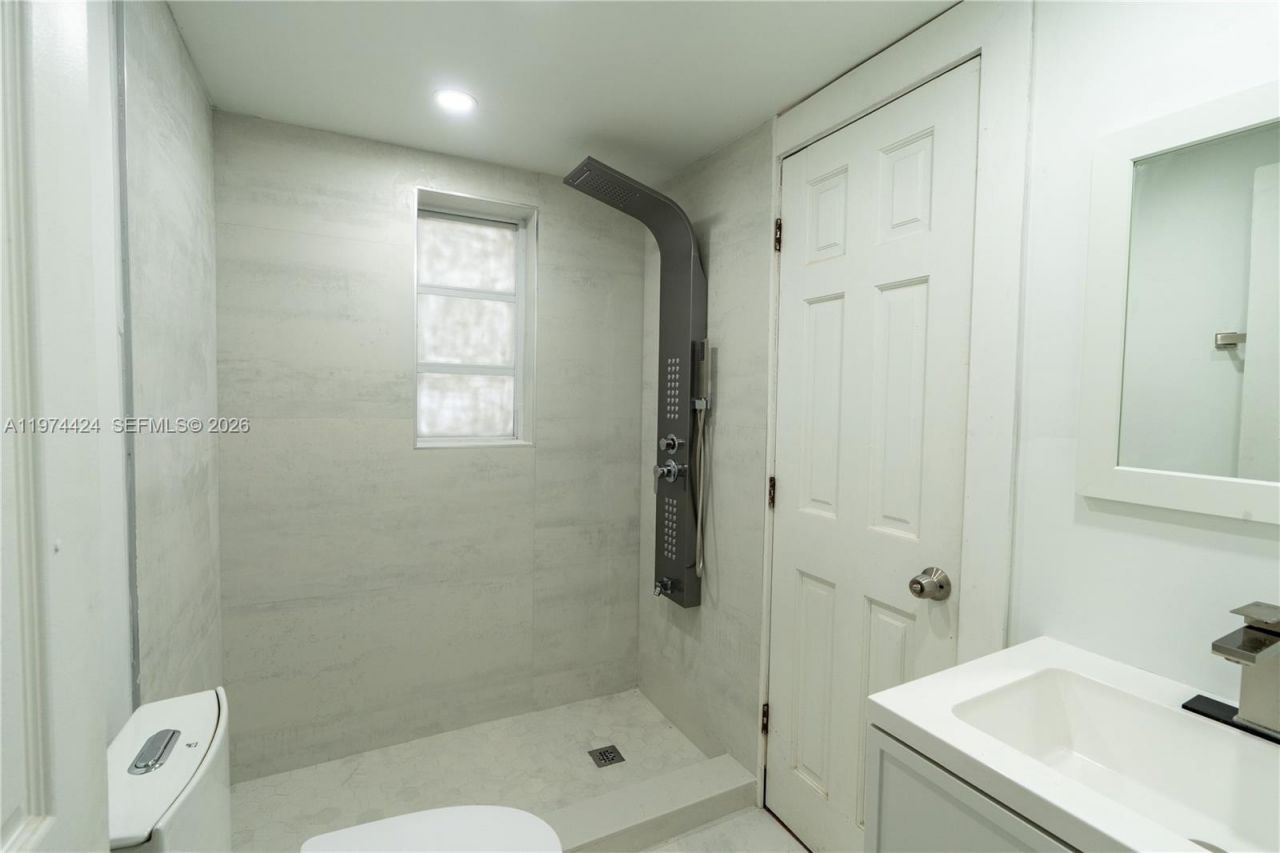 3665 SW 16th St, Unit 3665, Miami, FL 33145 Photo