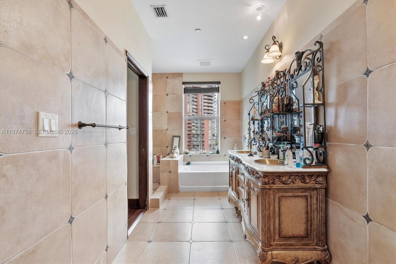 3340 NE 190th St , Unit 1808, Aventura, FL 33180 Photo