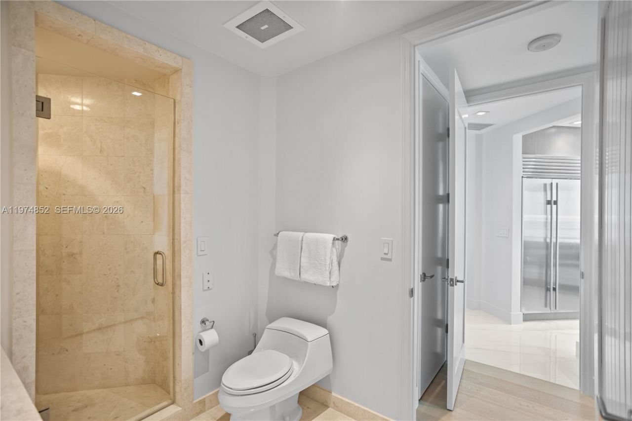 16051 Collins Ave , Unit 3202, Sunny Isles Beach, FL 33160 Photo