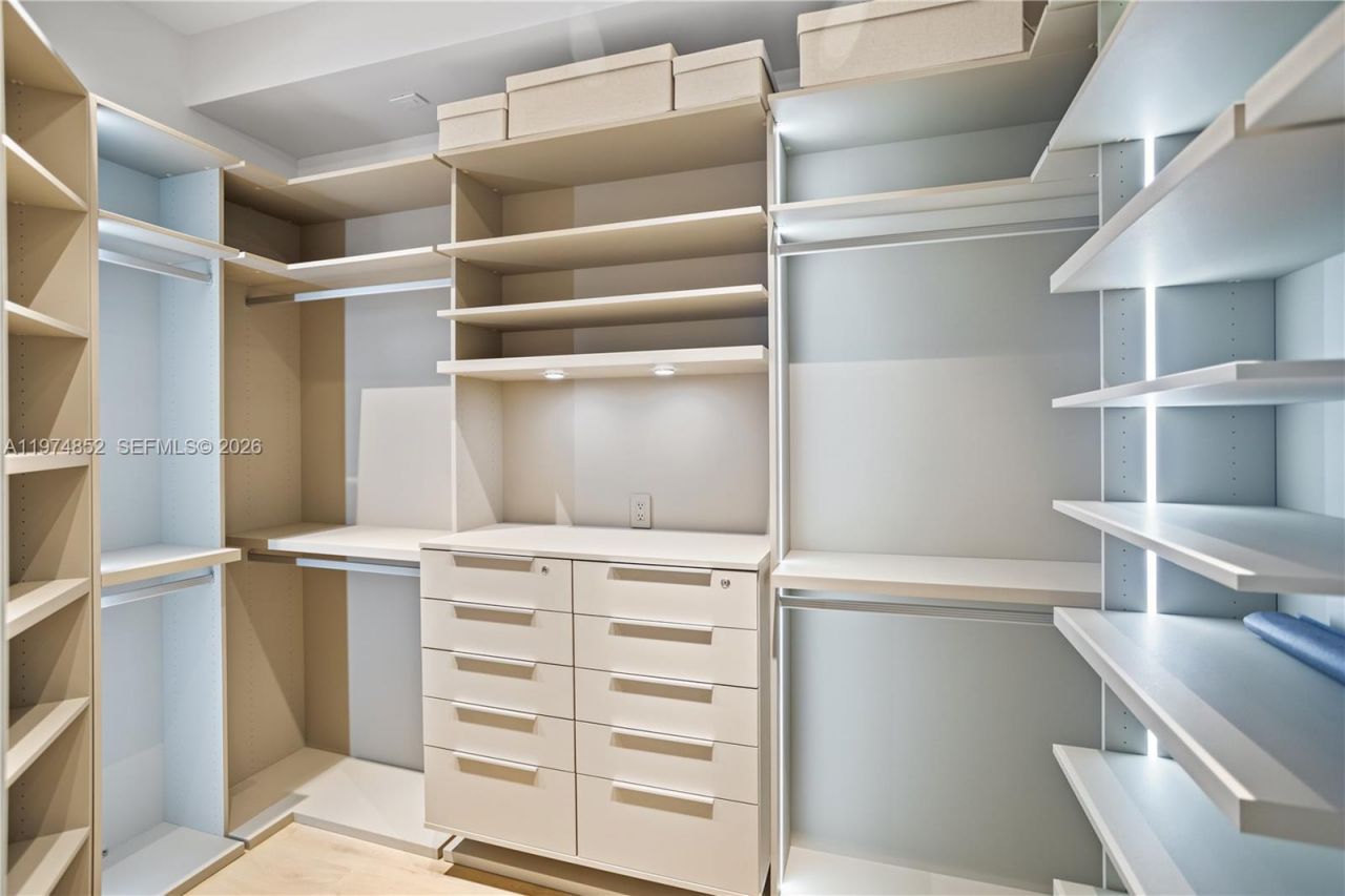 16051 Collins Ave , Unit 3202, Sunny Isles Beach, FL 33160 Photo