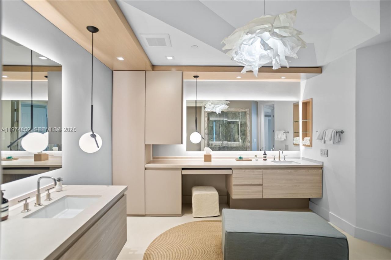 16051 Collins Ave , Unit 3202, Sunny Isles Beach, FL 33160 Photo