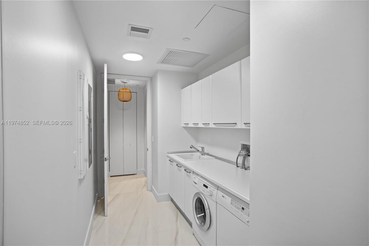 16051 Collins Ave , Unit 3202, Sunny Isles Beach, FL 33160 Photo