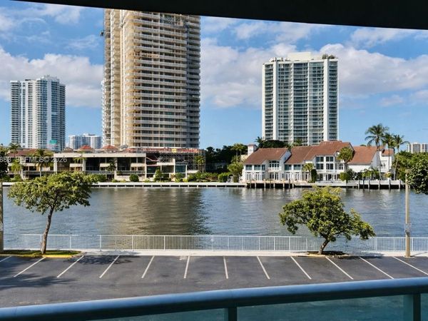 19390 Collins Ave , Unit 225, Sunny Isles Beach, FL 33160