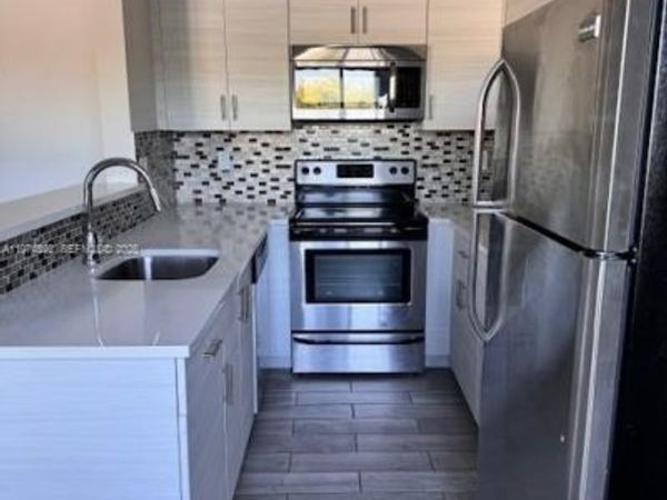 222 Sidonia Ave , Unit 9, Coral Gables, FL 33134