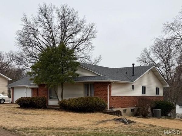 449 Brass Lamp Drive, Ballwin, MO 63011