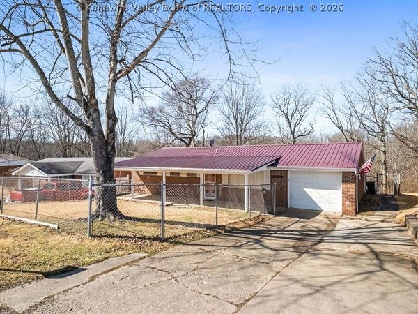 1549 Clearview Heights Road, Charleston, WV 25312