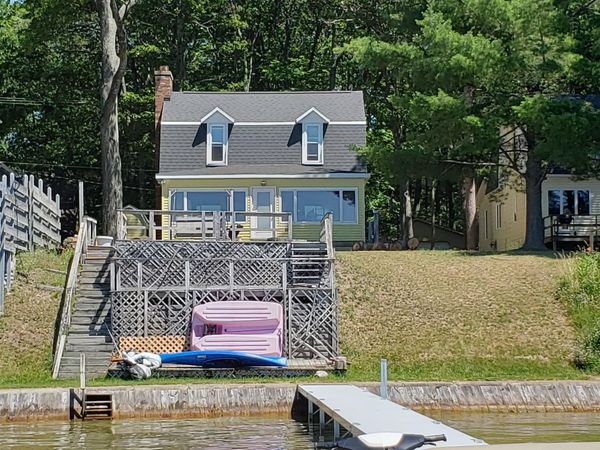 2916 N Portage Avenue, Grayling, MI 49738