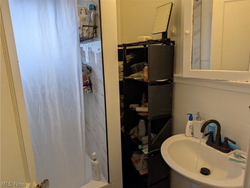 1623 Delmont Avenue , East Cleveland, OH 44112 Photo 8