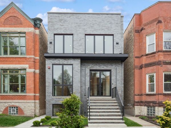 2434 W Superior Street , Chicago, IL 60612