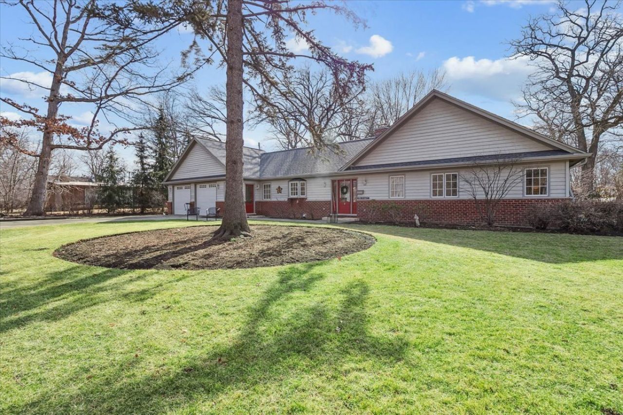 50 W Blodgett Avenue, Lake Bluff, IL 60044 Main Photo