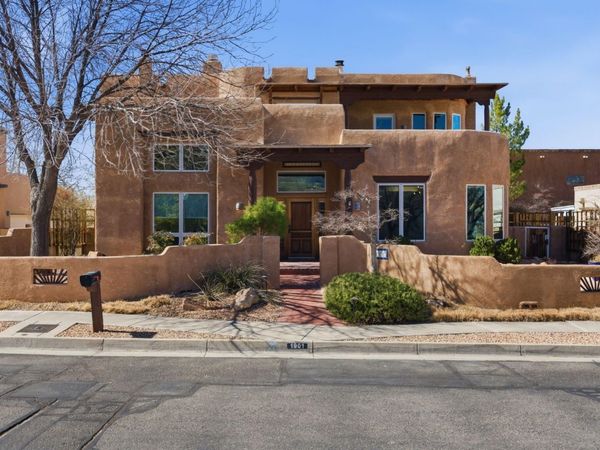 1901 Via Del Sol NE, Albuquerque, NM 87110