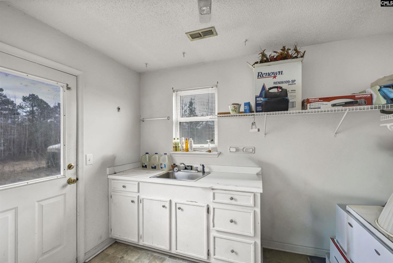 142 Fox Meadow Lane  Photo 19