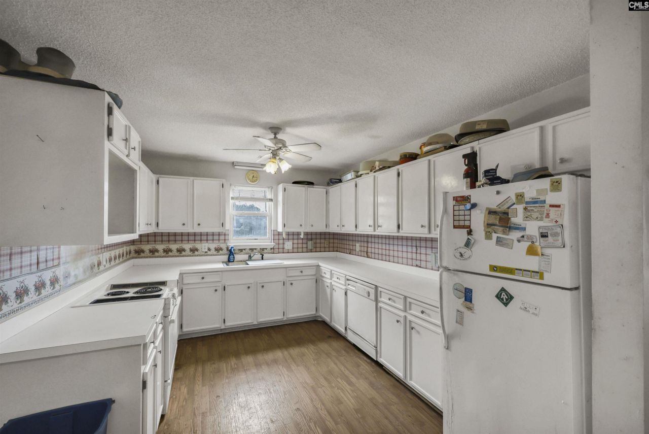 142 Fox Meadow Lane  Photo 8