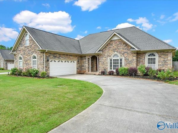 4017 Saddlehorn Bend SW, Decatur, AL 35603