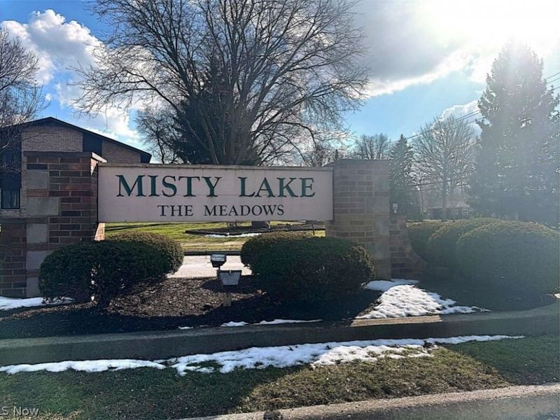 16460 Heather Lane, Middleburg Heights, OH 44130 Photo 2