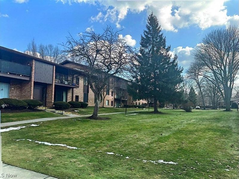 16460 Heather Lane, Middleburg Heights, OH 44130 Photo 3