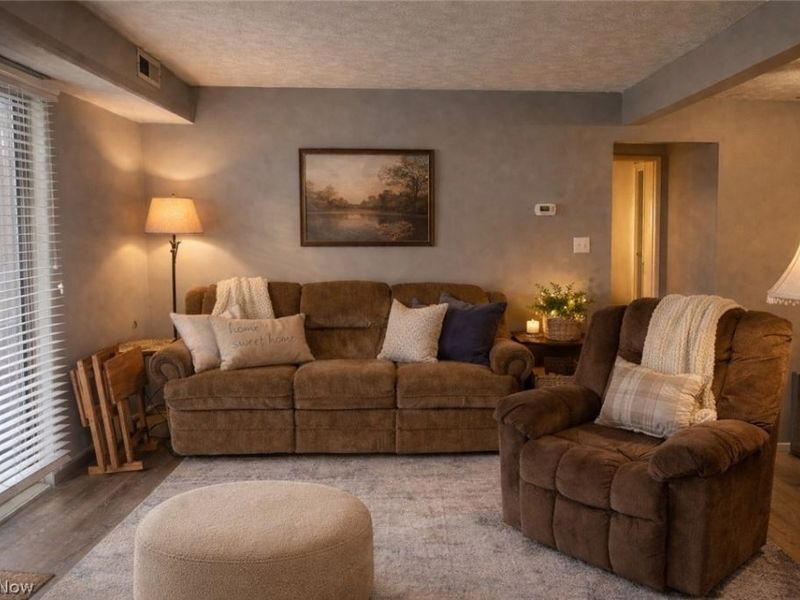 16460 Heather Lane, Middleburg Heights, OH 44130 Photo 4