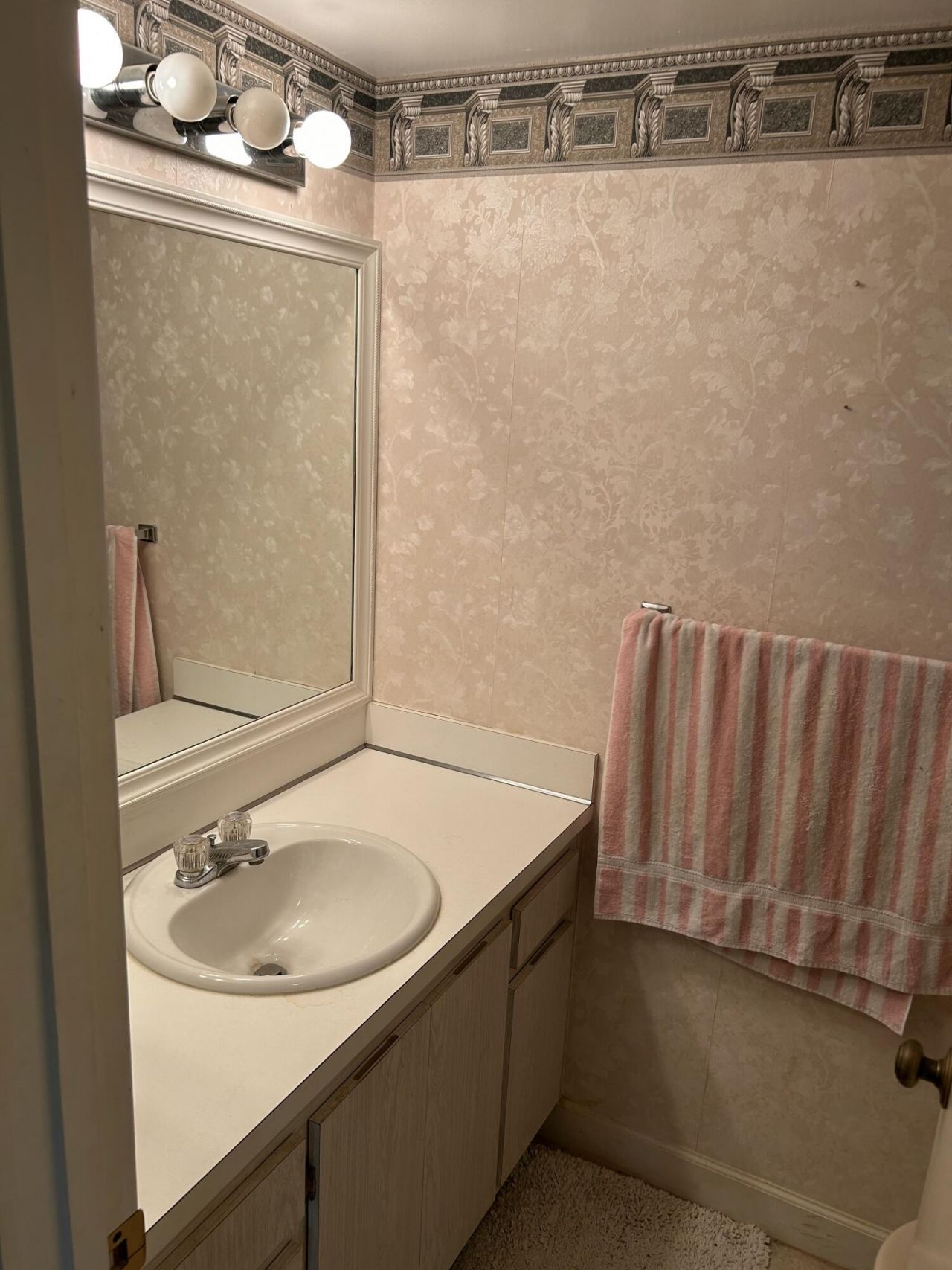304 Knotty Pine Circle, Unit B-2, Greenacres, FL 33463 Photo
