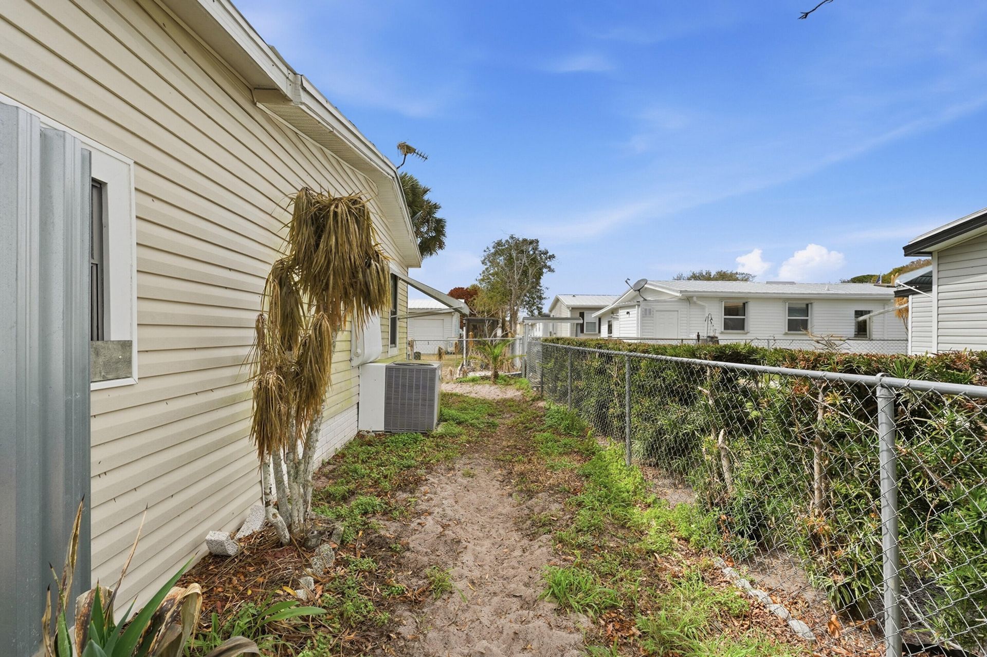566 Dolphin Circle, Barefoot Bay, FL 32976 Photo