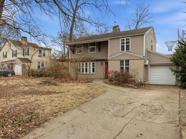 911 Foley Avenue, Champaign, IL 61820