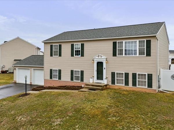 15954 HOSTA DRIVE , HAGERSTOWN, MD 21740