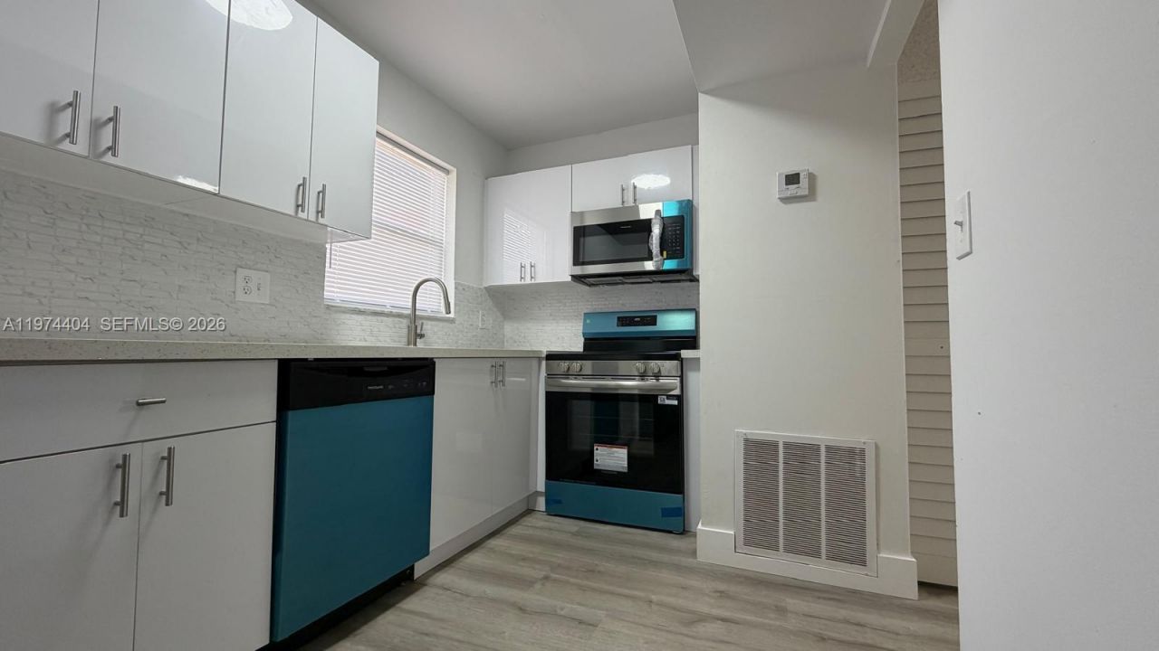 237 Lake Frances Dr, Unit 237, West Palm Beach, FL 33411 Photo