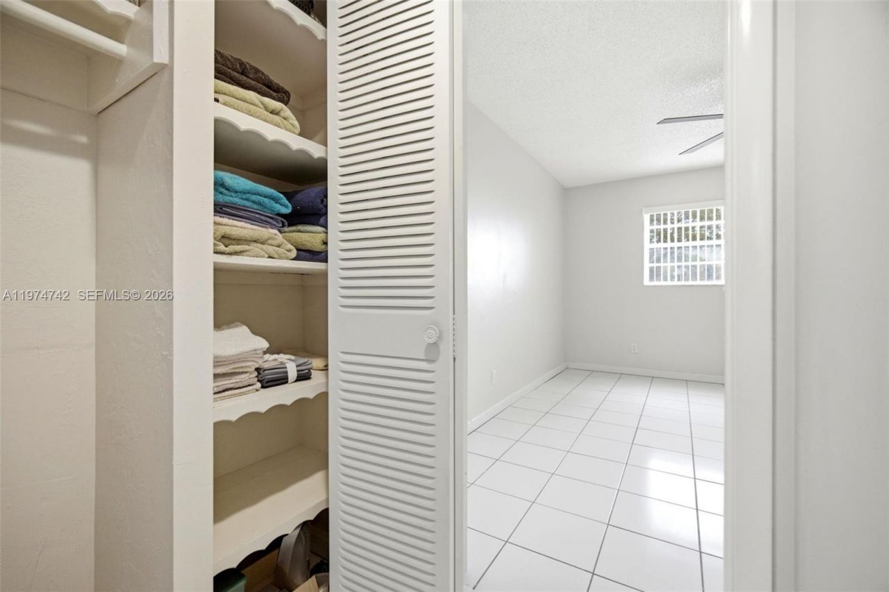 4270 NW 40th St , Unit 104, Lauderdale Lakes, FL 33319 Photo