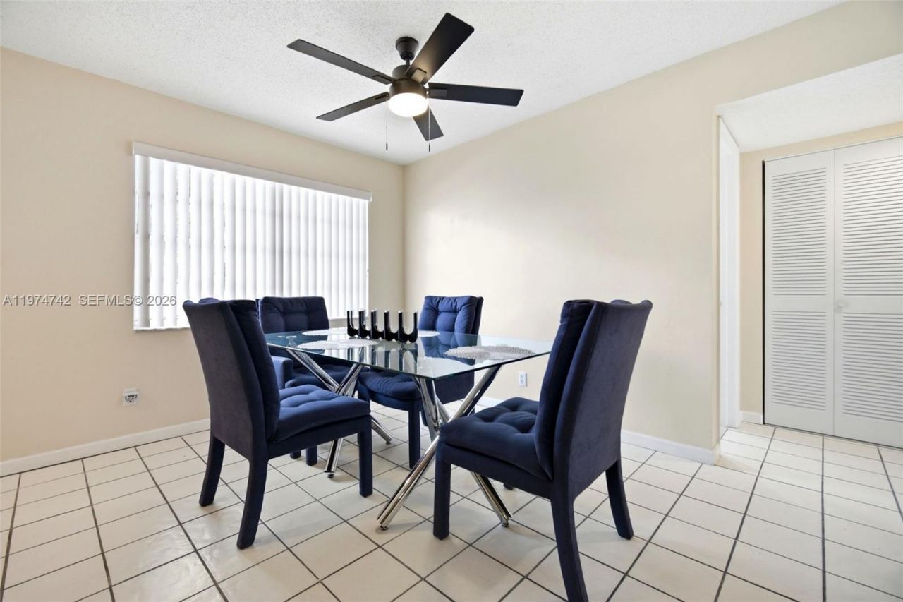 4270 NW 40th St , Unit 104, Lauderdale Lakes, FL 33319 Photo