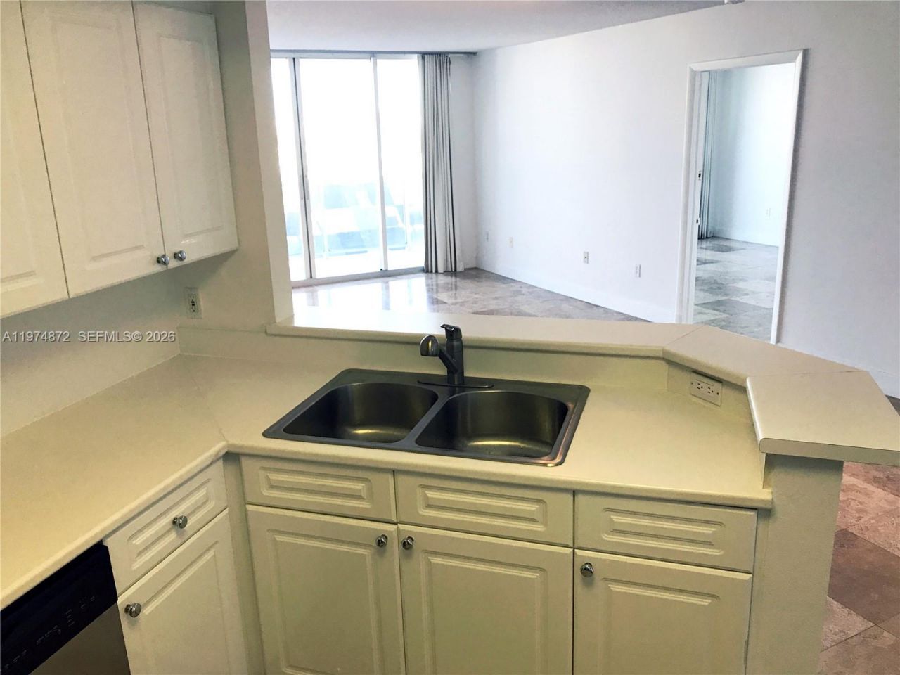 1800 Sunset Harbour Dr , Unit 811, Miami Beach, FL 33139 Photo