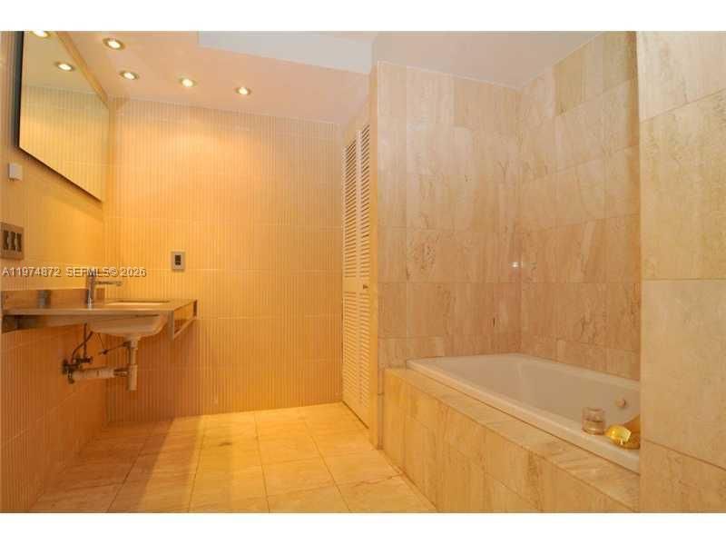 1800 Sunset Harbour Dr , Unit 811, Miami Beach, FL 33139 Photo