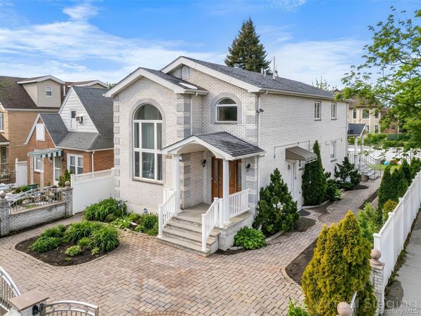 24571 61st Avenue , Little Neck, NY 11362