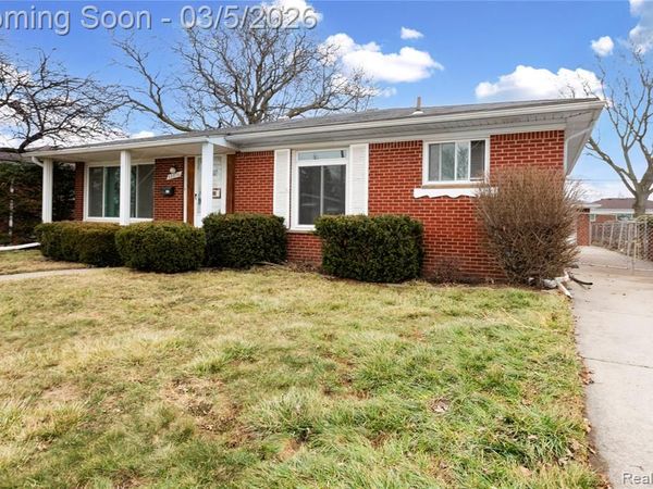 28876 Palm Beach Drive, Warren, MI 48093