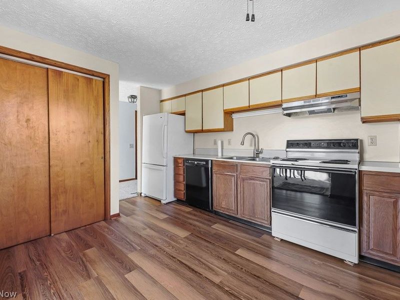 13881 Salem Church Street NE, Paris, OH 44669 Photo 4