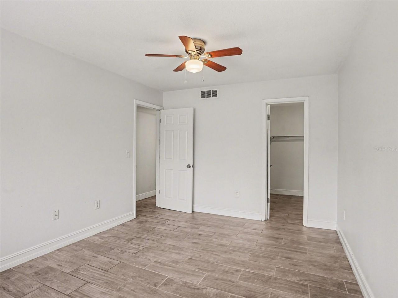 3288 S Semoran Boulevard , Unit 14, Orlando, FL 32822 Photo