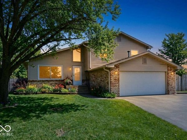 4945 Royal Orbit Court , Indianapolis, IN 46237