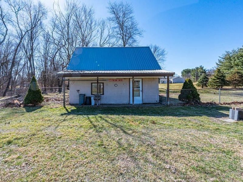 3236 Young Avenue NW, Massillon, OH 44647 Photo 3