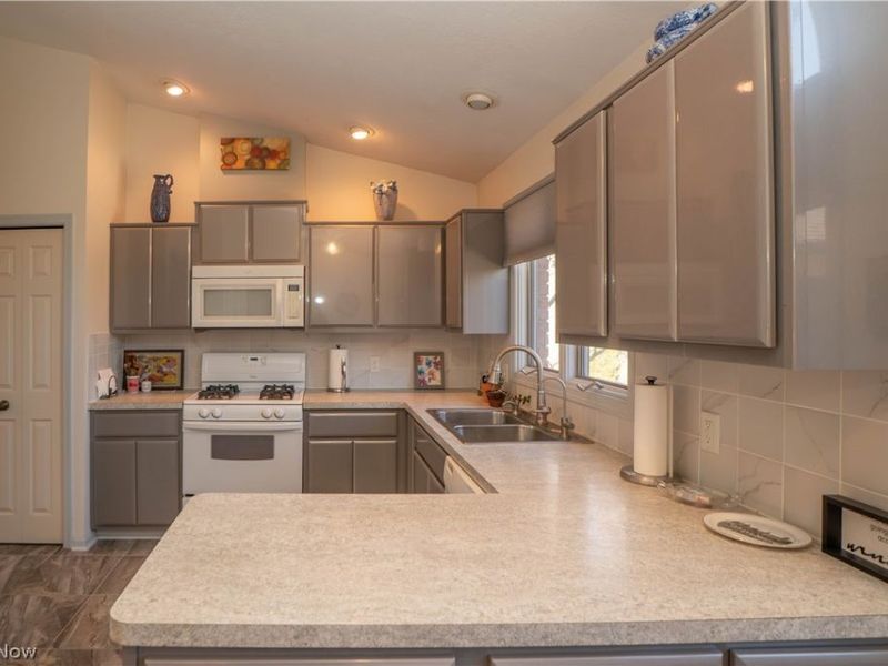 101 N Circle Drive , Canton, OH 44709 Photo 17