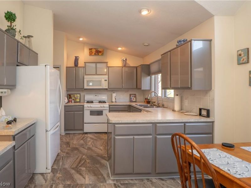 101 N Circle Drive , Canton, OH 44709 Photo 18