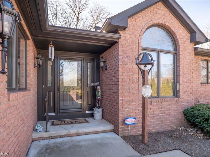 101 N Circle Drive , Canton, OH 44709 Photo 3