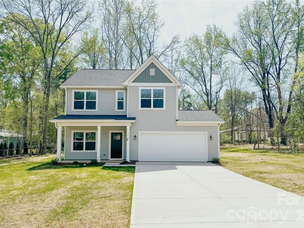 304 Woodside Drive, Harrisburg, NC 28075