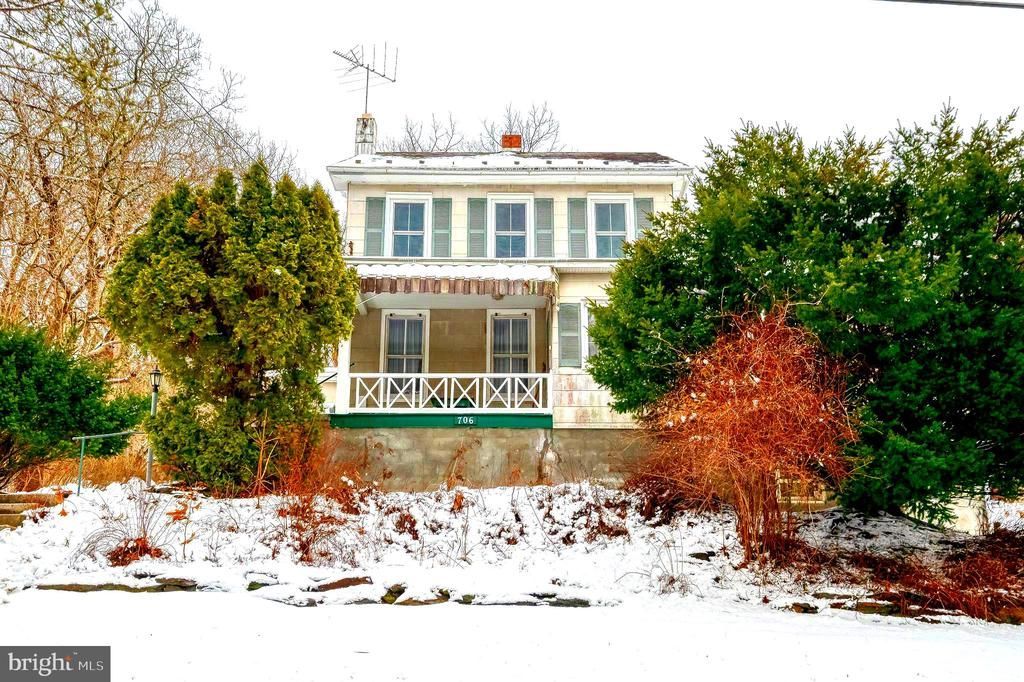 706 CHESTNUT STREET, DELTA, PA 17314