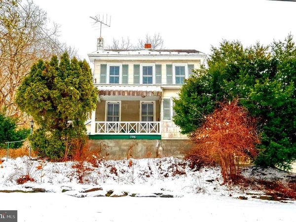 706 CHESTNUT STREET, DELTA, PA 17314