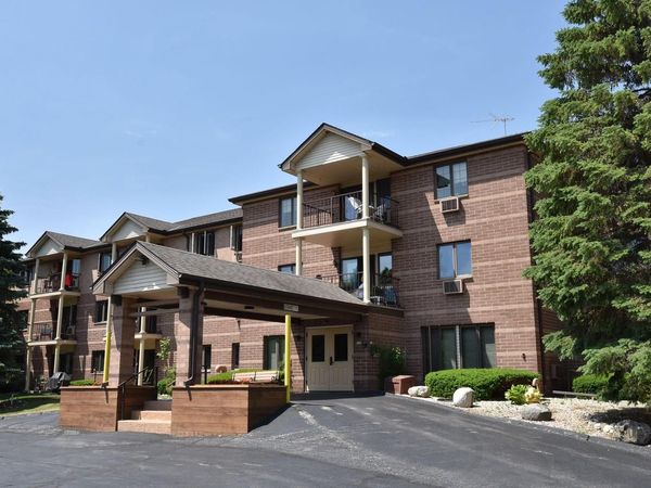 530 N Silverbrook DRIVE, Unit D307, West Bend, WI 53090
