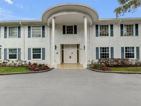 2180 NE 67th St, Unit 723, Fort Lauderdale, FL 33308