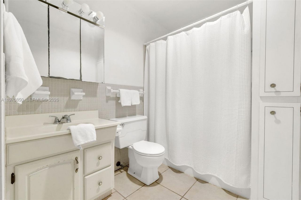 2180 NE 67th St, Unit 723, Fort Lauderdale, FL 33308 Photo