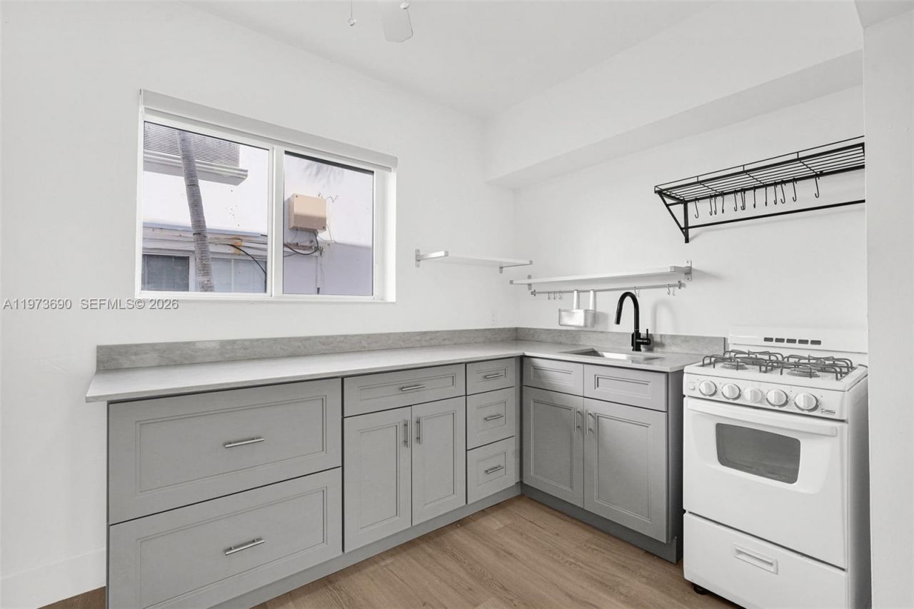 319 80th St , Unit 3, Miami Beach, FL 33141 Photo