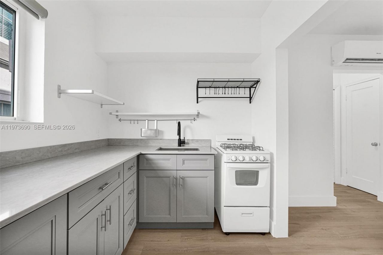 319 80th St , Unit 3, Miami Beach, FL 33141 Photo