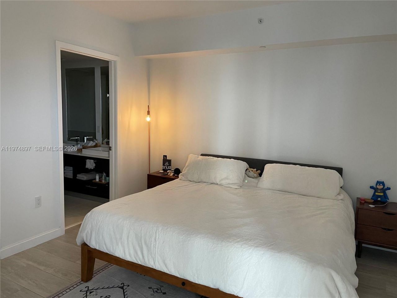 45 SW 9th St, Unit 1206, Miami, FL 33130 Photo